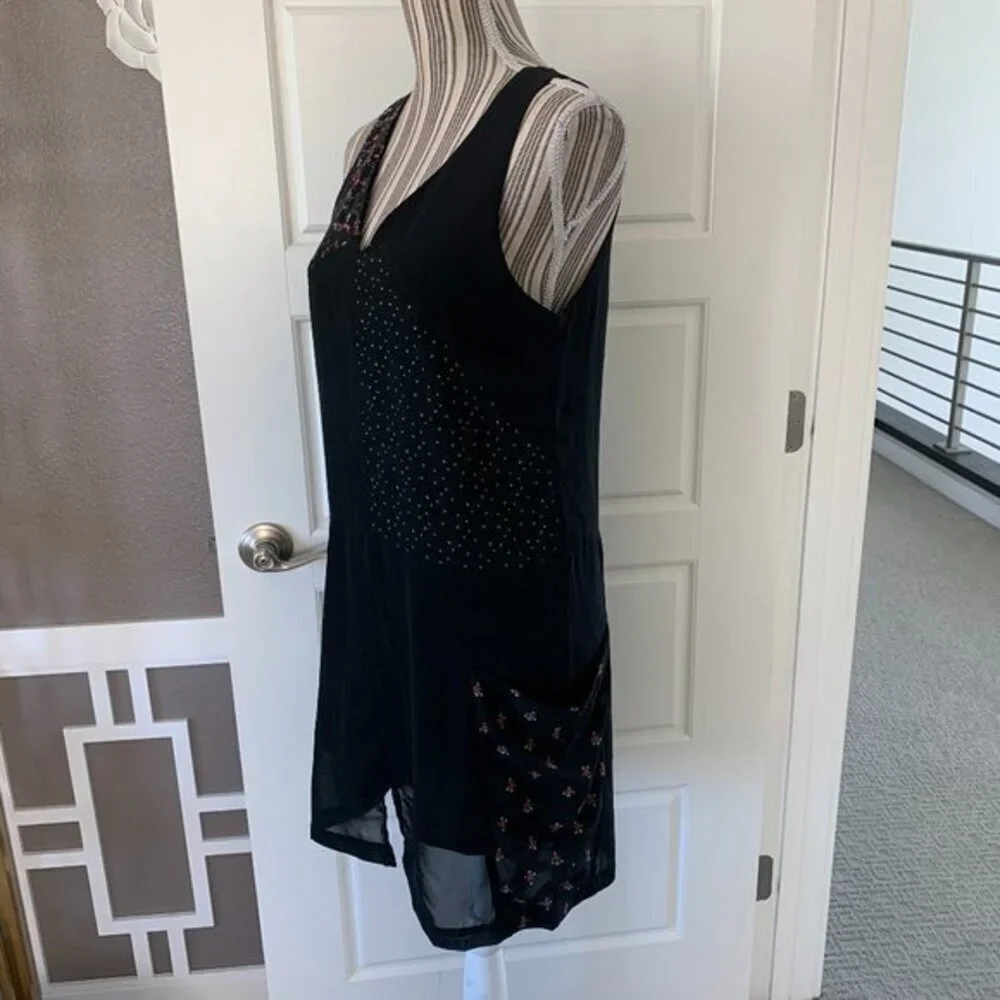 Leith Sleeveless Dress with Oversized Pockets